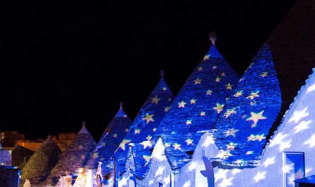 Alberobello, appuntamento con le illuminazioni natalizie e il presepe vivente